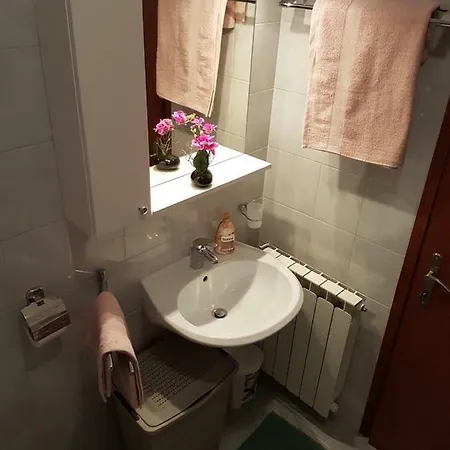 Dea شقة كرفني فره